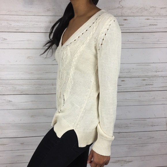 ⬇️$25 Banana Republic Cable Knit Tie Back Sweater - Picture 2 of 4